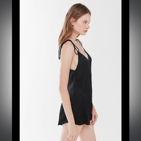 Motel Lavo Leopard Print Tie-Shoulder Romper - Picture 2 of 7